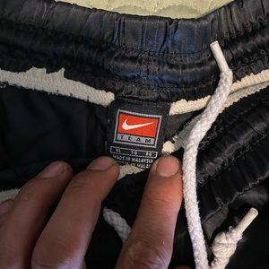 Vintage 90s  Nike shorts size XL